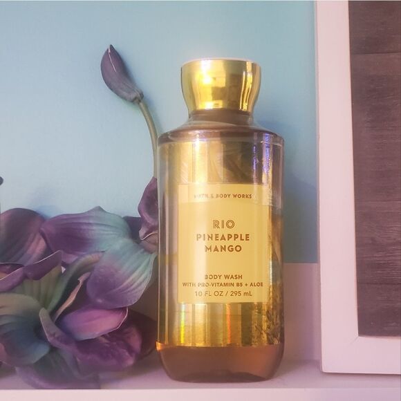 Bath and Body Works Pineapple Mango Body Wash (Rio) - Picture 2 of 5